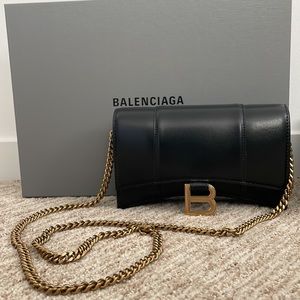 BALENCIAGA HOURGLASS WALLET ON CHAIN BOX IN BLACK